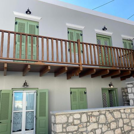Luca'S Houses Chalki Town ภายนอก รูปภาพ