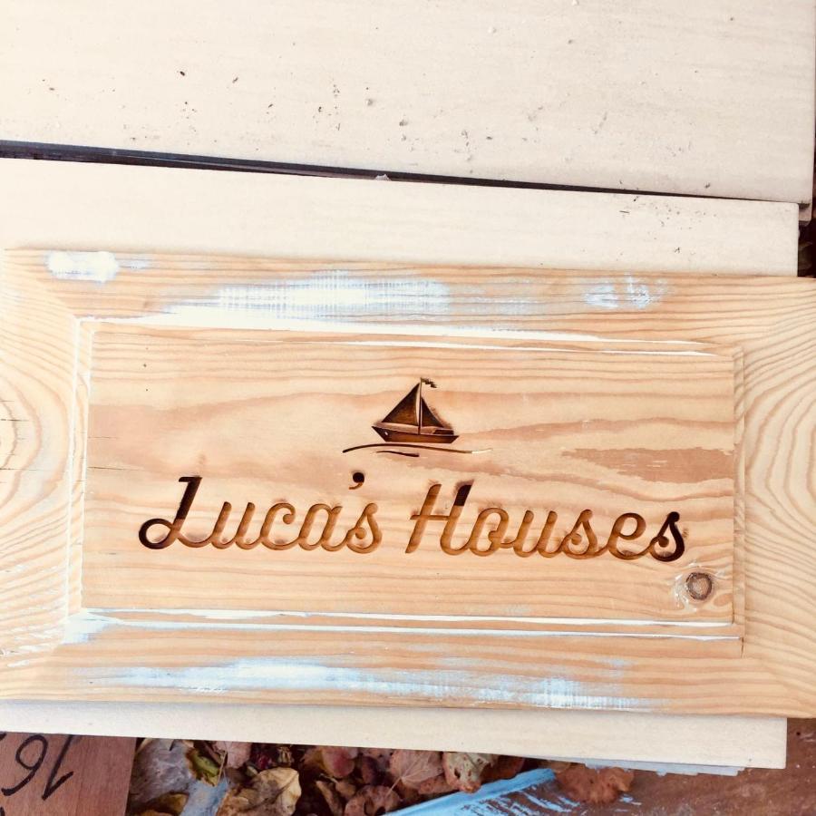 Luca'S Houses Chalki Town ภายนอก รูปภาพ
